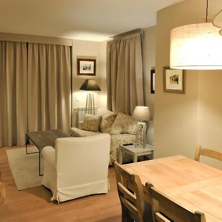 Chardin De Llum-apartamentos Chardins 公寓 贝纳斯克
