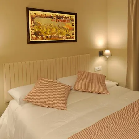 Chardin De Llum-apartamentos Chardins * 贝纳斯克