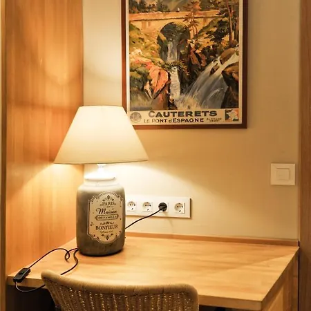 Chardin De Llum-apartamentos Chardins * 贝纳斯克
